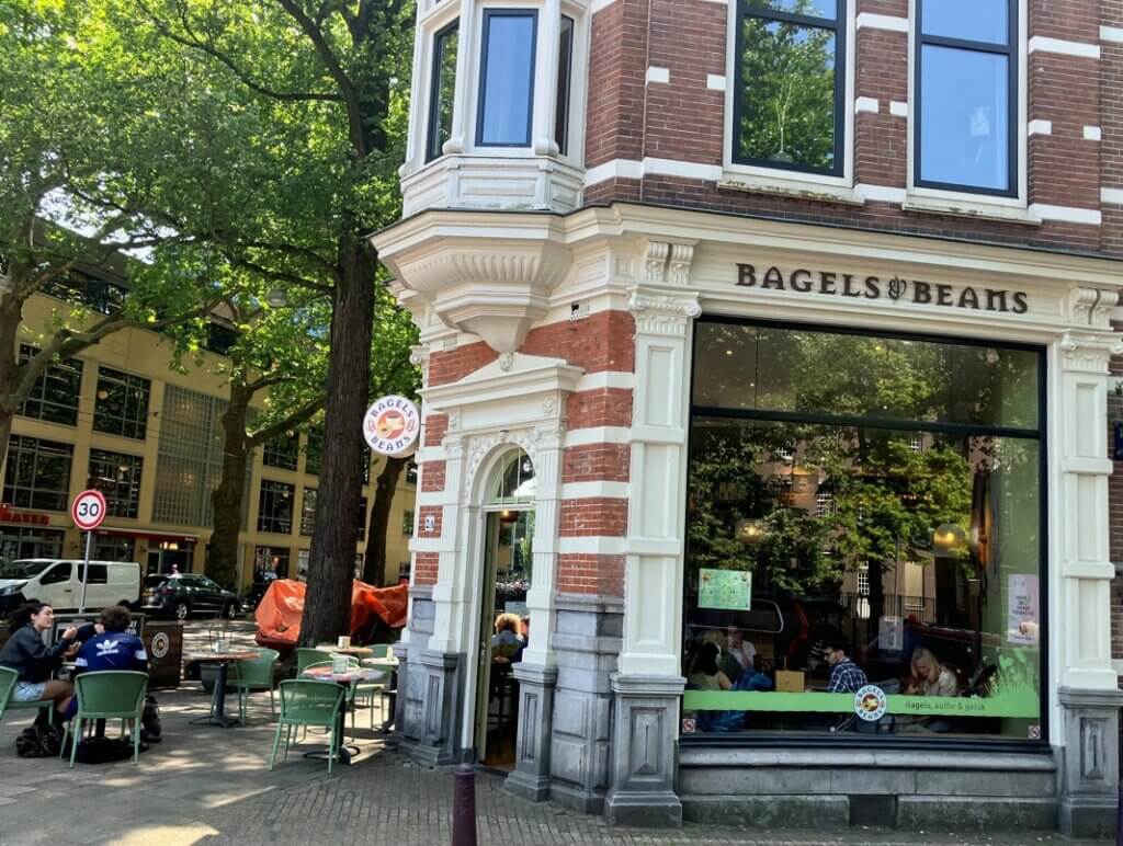 Bagels & Beans Roeterstraat foto5